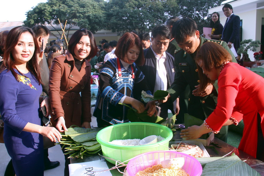 Cuộc thi chọn những giáo viên gói bánh chưng đẹp nhất trong khuôn khổ Chương trình "Tết sum vầy năm 2019"