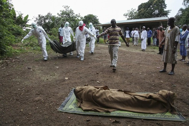 Thiếu túi đựng xác, nguy cơ lây lan Ebola tăng cao ở Liberia