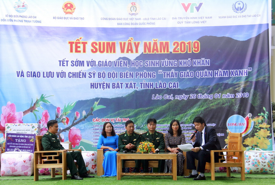 Chương trình Tết sum vầy 2019 mang nhiều ý nghĩa nhân văn sâu sắc với các thầy, cô giáo đang giảng dạy vùng biên cương Bát Xát