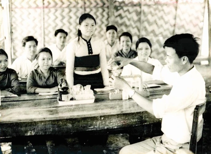 Những thầy giáo huyền thoại của mùa Thu năm 1959