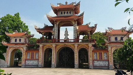 Tiến sĩ Đặng Phi Hiển để lại nhiều di bút tại các đình - đền - chùa (chùa Hà Lạn do Đặng Phi Hiển đặt tên).