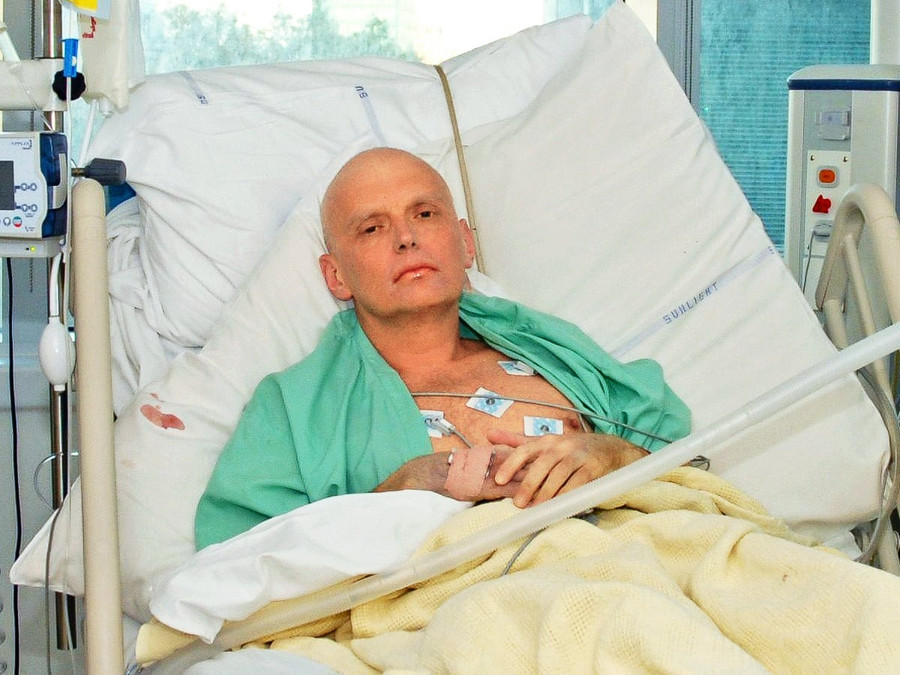 Alexander Litvinenko trước khi qua đời vì nhiễm chất phóng xạ polonium – 210. Alexander Litvinenko trước khi qua đời vì nhiễm chất phóng xạ polonium – 210.