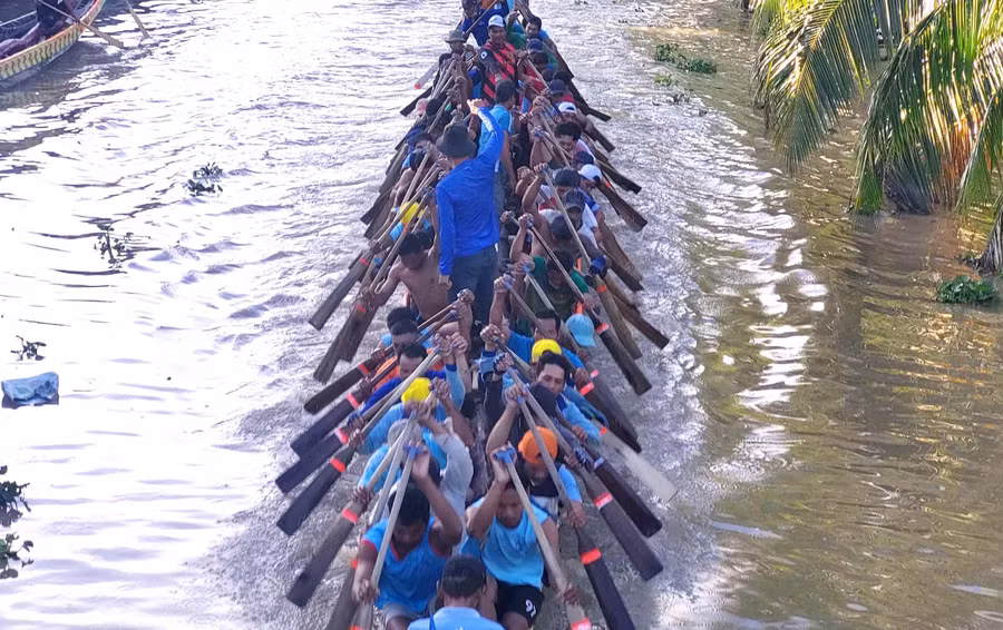 Luyện tập 'thực chiến' trên sông.