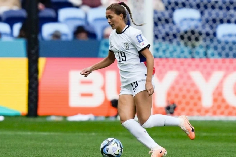 Casey Phair, 16 tuổi, ra sân trong màu áo tuyển Hàn Quốc ở World Cup 2023.