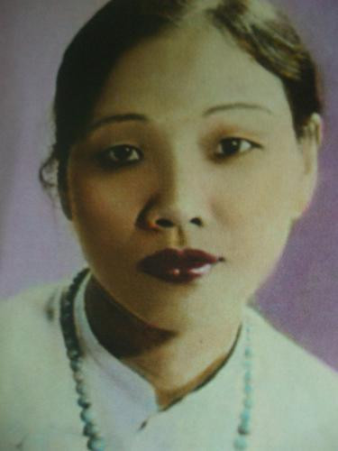 Nữ thi sĩ Mộng Tuyết. Nữ thi sĩ Mộng Tuyết.