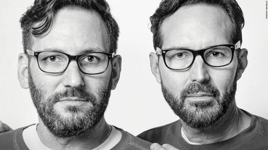 Michael Malone và Charlie Chasen thường hay bị bạn bè nhận nhầm khi đi ngoài đường. Michael Malone và Charlie Chasen thường hay bị bạn bè nhận nhầm khi đi ngoài đường.