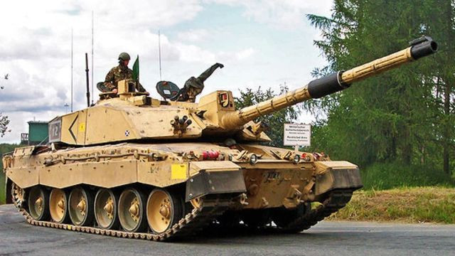 Xe tăng Challenger 2 của Anh tái xuất trên chiến trường Ukraine