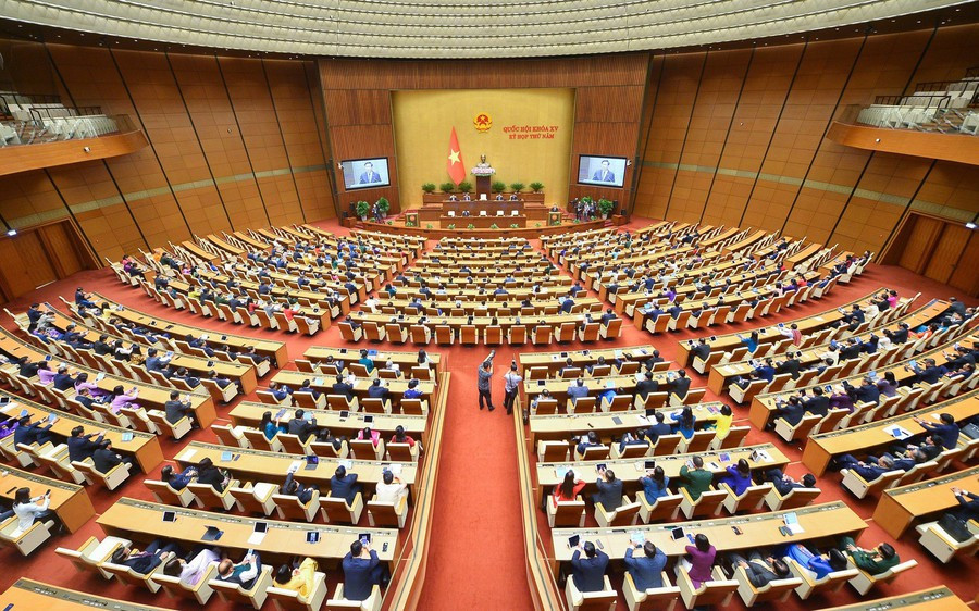Kỳ họp này, Quốc hội xem xét nhiều nội dung quan trọng. Kỳ họp này, Quốc hội xem xét nhiều nội dung quan trọng.