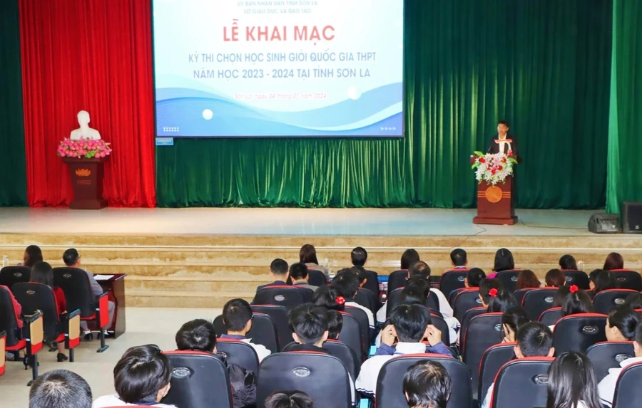 Toàn cảnh lễ khai mạc kỳ thi chọn học sinh giỏi Quốc gia THPT.