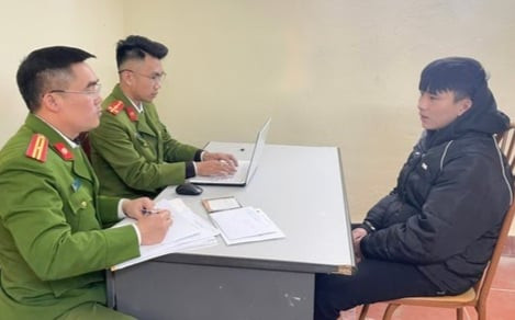 Lực lượng Công an lấy lời khai của bị can Thường. Lực lượng Công an lấy lời khai của bị can Thường.