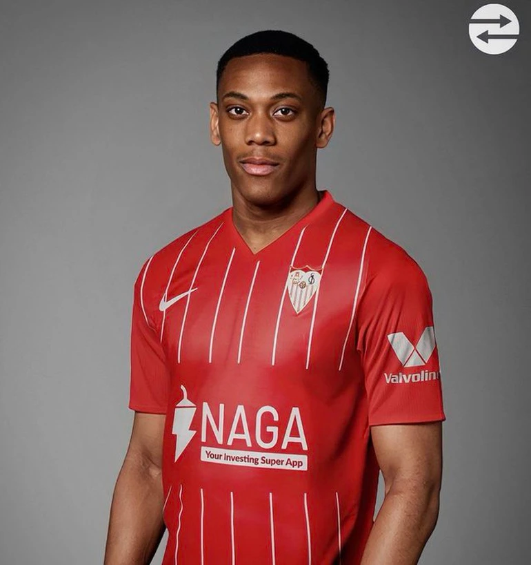 Anthony Martial chia tay Man Utd sang La Liga khoác áo Sevilla.