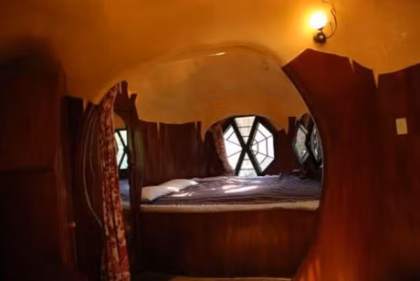 Can canh ben trong ngoi nha ma rung ron nhat Viet Nam - Anh 8