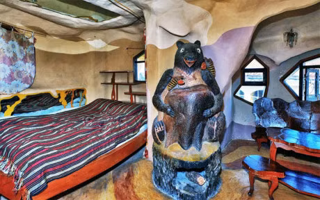 Can canh ben trong ngoi nha ma rung ron nhat Viet Nam - Anh 9