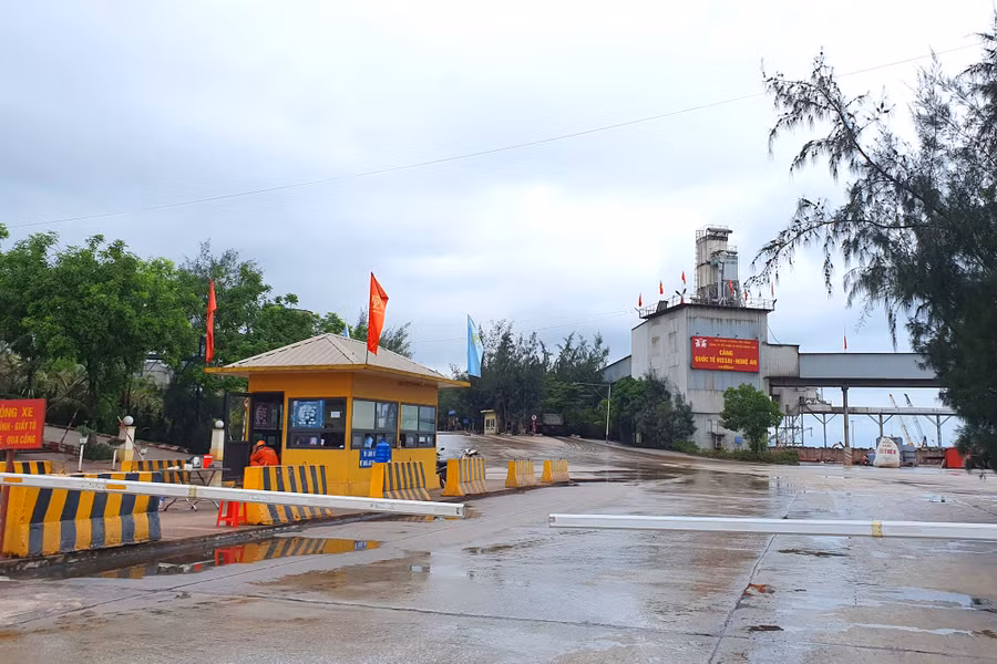 Cảng biển quốc tế Vissai của Công ty CP Xi măng Sông Lam. (Ảnh: Phạm Tâm)