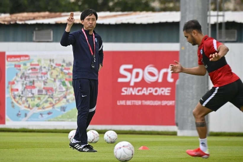 Ông Takayuki Nishigaya tự tin giúp Singapore. Ông Takayuki Nishigaya tự tin giúp Singapore.