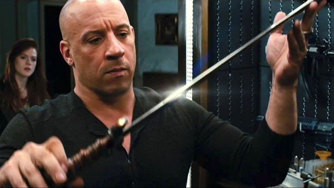 The Last Witch Hunter (Chiến binh săn phù thủy) - 23/10: Sau Fast & Furious và Riddick, Vin Diesel tiếp tục theo đuổi một thương hiệu phim mới. The Last Witch Hunter thuộc thể loại hành động - kinh dị, xoay quanh thợ săn phù thủy bất tử Kaulder và cuộc chiến giữa anh và những thế lực phù thủy xấu xa kéo dài qua nhiều thế kỷ. Ở trận chiến mới nhất, nhân vật chính của Vin Diesel phải ngăn chặn Nữ hoàng Phù thủy mới tái sinh khi ả muốn tiêu diệt loài người bằng một thứ virus chết chóc. 9 phim kinh dị ra rạp tại Việt Nam mùa Halloween 2015