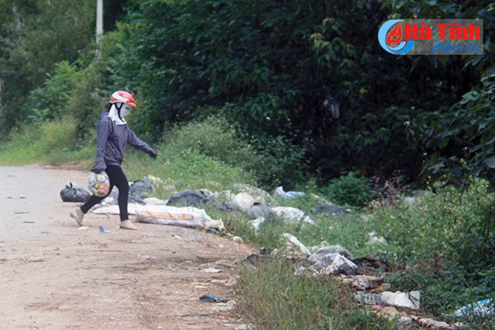 "Rác tặc" hoành hành, người dân mắc màn... ăn cơm!
