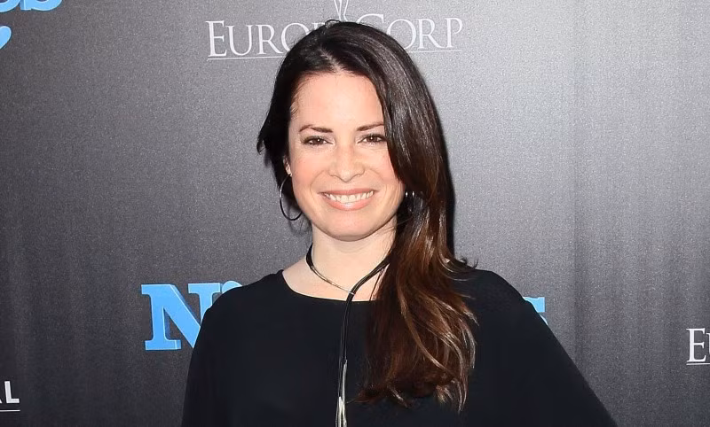 Holly Marie Combs từng nổi tiếng trong series phim truyền hình Charmed.