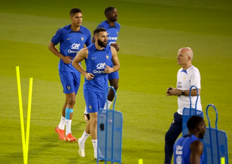 Karim Benzema không thể hoàn thành buổi tập cùng tuyển Pháp hôm 19/11.