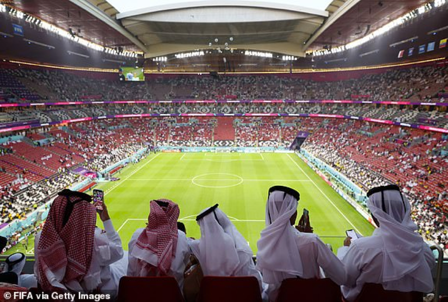 Chùm ảnh: Không khí rộn rã trước lễ khai mạc World Cup 2022 ảnh 1 Chùm ảnh: Không khí rộn rã trước lễ khai mạc World Cup 2022 ảnh 1