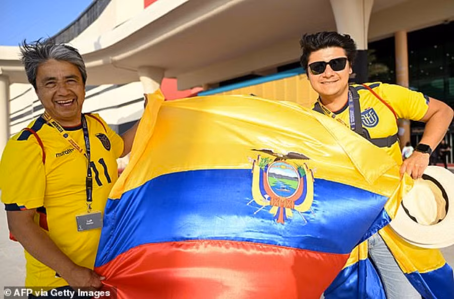 Chùm ảnh: Không khí rộn rã trước lễ khai mạc World Cup 2022 ảnh 5