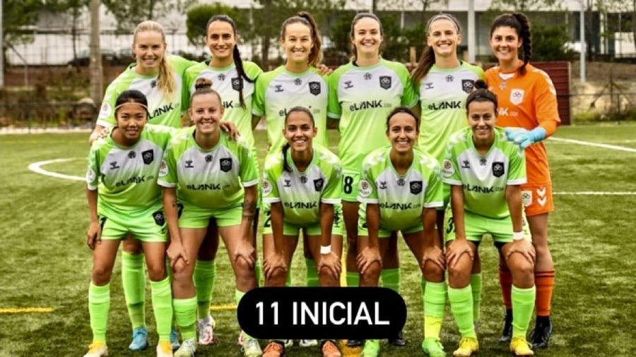 Huỳnh Như (góc trái ở dưới) đá chính trong trận đấu của Lank FC gặp Ovarense. Huỳnh Như (góc trái ở dưới) đá chính trong trận đấu của Lank FC gặp Ovarense.