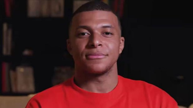 Kylian Mbappé tuyên bố anh sẽ rời PSG trong một video đầy cảm xúc Kylian Mbappé tuyên bố anh sẽ rời PSG trong một video đầy cảm xúc