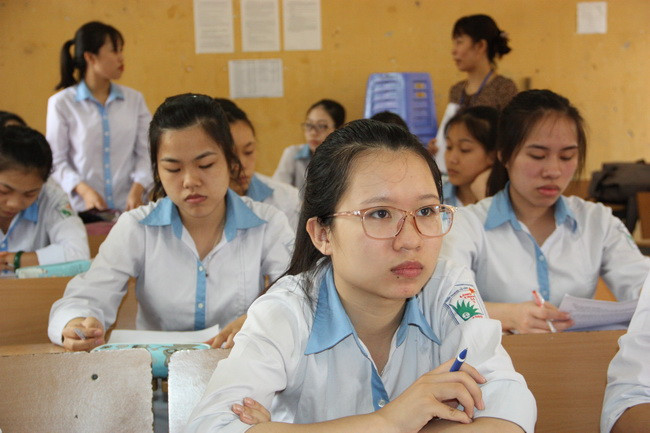 Đề mở môn Ngữ văn phải tạo điều kiện để học sinh thể hiện tư tưởng của mình trong bài Đề mở môn Ngữ văn phải tạo điều kiện để học sinh thể hiện tư tưởng của mình trong bài