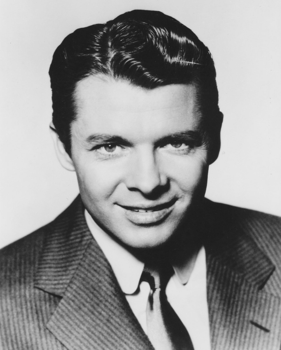 Audie Murphy (Ảnh chụp năm 1965) Audie Murphy (Ảnh chụp năm 1965)
