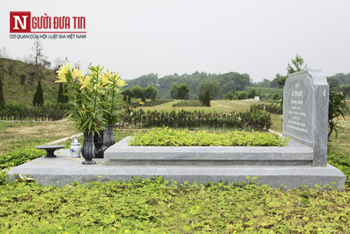 Những câu chuyện thấm đẫm tình người bên các ngôi mộ nghìn tỉ - Ảnh 3 Những câu chuyện thấm đẫm tình người bên các ngôi mộ nghìn tỉ - Ảnh 3