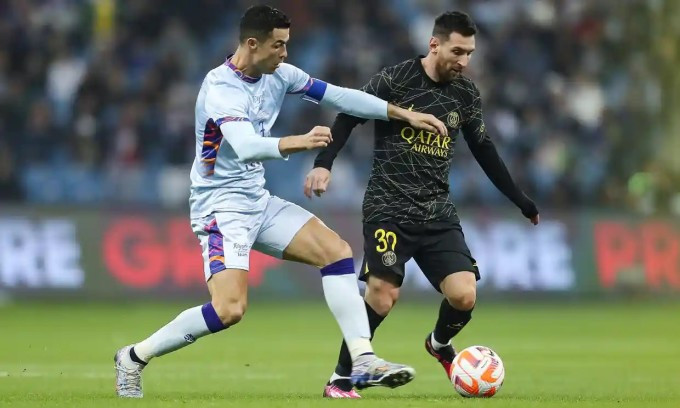 Messi và Ronaldo cùng ghi bàn trong trận giao hữu hôm 20/1. Messi và Ronaldo cùng ghi bàn trong trận giao hữu hôm 20/1.