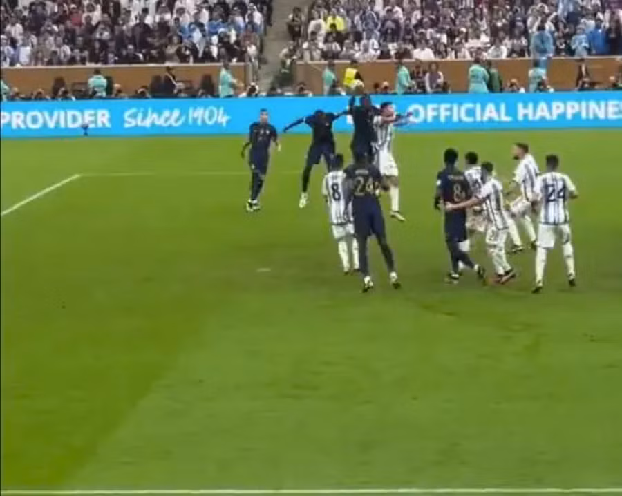 Messi và Mbappe ghi bàn không hợp lệ trong trận chung kết World Cup 2022?