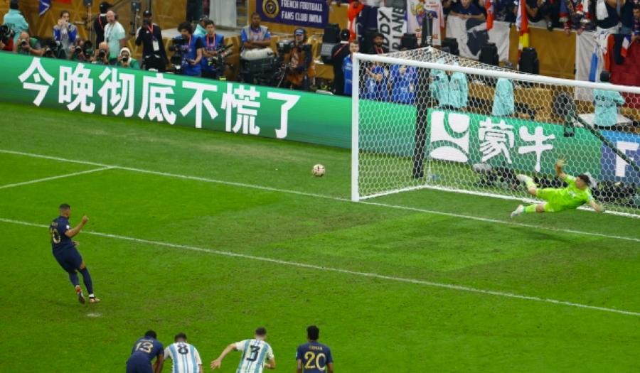 Giới mộ điệu đòi tước bàn thắng ấn định cú hat-trick của Mbappe. Giới mộ điệu đòi tước bàn thắng ấn định cú hat-trick của Mbappe.