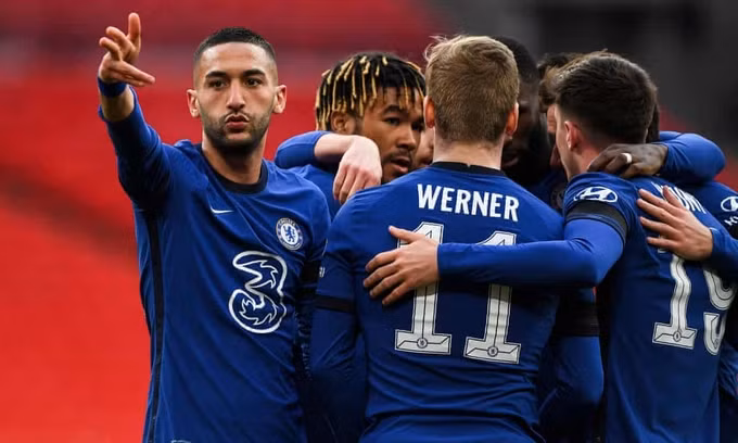 Hakim Ziyech ăn mừng bàn thắng duy nhất trận bán kết Cup FA.