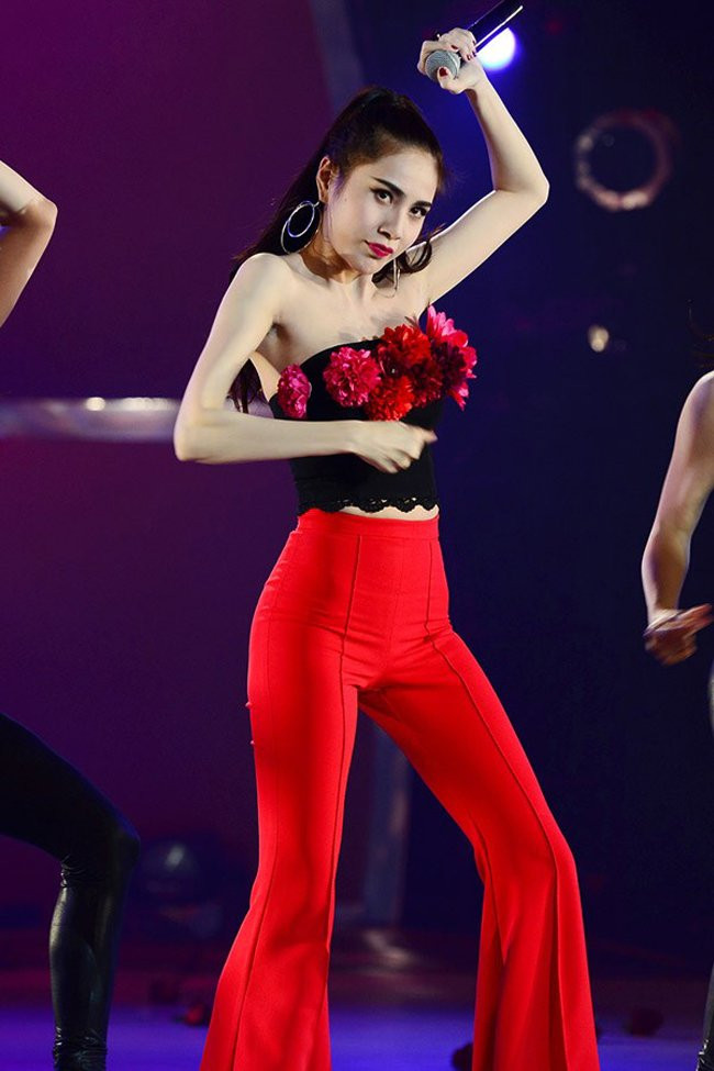 4 mỹ nhân Việt nổi tiếng với vóc dáng “mỏng mày, hay hạt“ ảnh 11 4 mỹ nhân Việt nổi tiếng với vóc dáng “mỏng mày, hay hạt“ ảnh 11