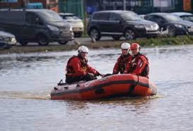 HWFR kêu gọi yêu cầu mọi người không bao giờ lái xe hoặc đi bộ vào nước lũ HWFR kêu gọi yêu cầu mọi người không bao giờ lái xe hoặc đi bộ vào nước lũ