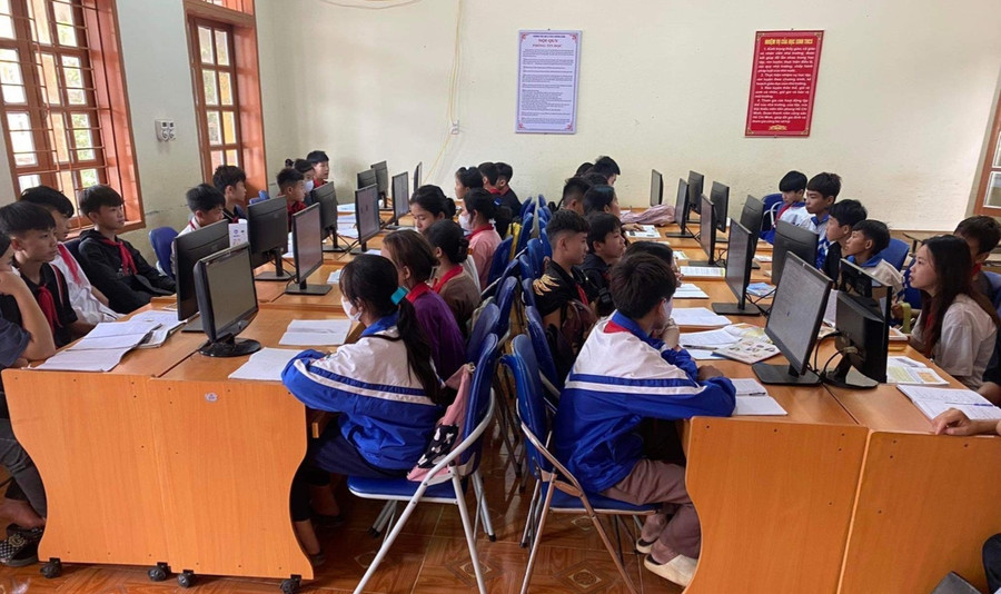 Một tiết Tin học của học sinh nhà trường. Một tiết Tin học của học sinh nhà trường.