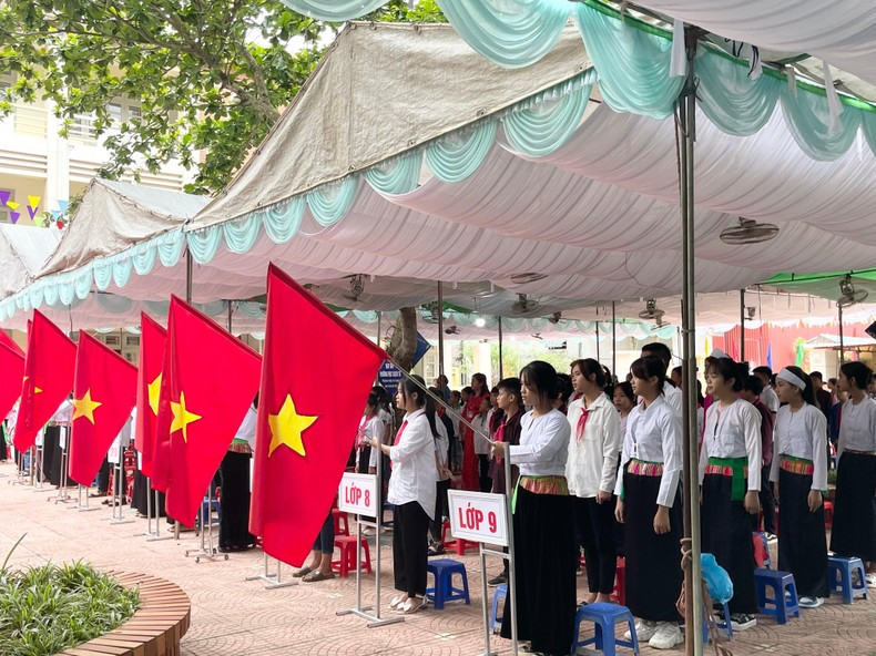 Lễ khai giảng năm học mới được tổ chức trang trọng tại Trường Phổ thông Dân tộc bán trú Tiểu học và Trung học cơ sở Thung Nai, Cao Phong. Lễ khai giảng năm học mới được tổ chức trang trọng tại Trường Phổ thông Dân tộc bán trú Tiểu học và Trung học cơ sở Thung Nai, Cao Phong.