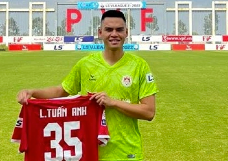 Tony Lê (Lê Tuấn Anh) trong màu áo Phố Hiến FC.