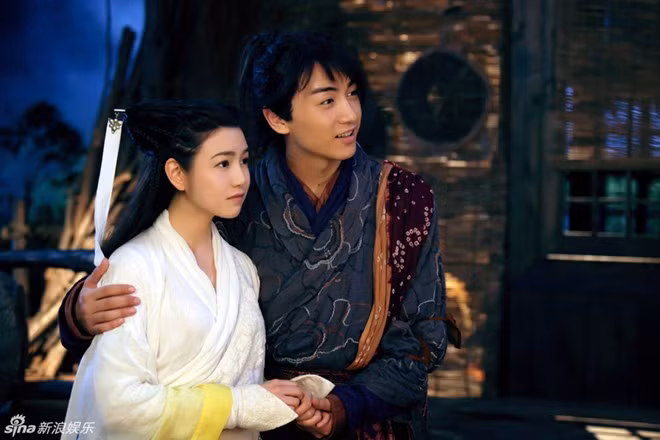 Khoảnh khắc tình tứ ngoài đời của "Dương Quá - Tiểu Long Nữ"