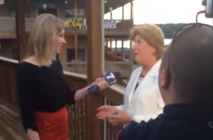 Phóng viên Alison Parker (trái), 24 tuổi, và nam quay phim Adam Ward, 27 tuổi, bị sát hại bằng súng khi đang làm truyền hình trực tiếp. Ảnh: Mashable Những sự cố với phóng viên khi làm truyền hình trực tiếp