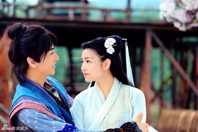 Ngay từ khi công bố tạo hình, Trần Nghiên Hy gặp nhiều áp lực vì bị chỉ trích xấu tệ so với hình tượng Tiểu Long Nữ “băng thanh ngọc khiết”.