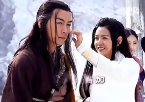 Một người trong đoàn làm phim cho biết, trong hậu trường, Nghiên Hy luôn chăm sóc chu đáo cho đồng nghiệp nam.