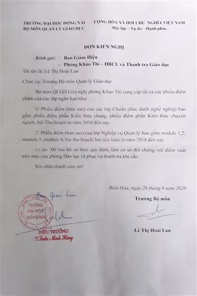 Văn bản, ngày 28/8/2020, bà Lê Thị Hoài Lan đã có đơn kiến nghị Ban Giám hiệu và Phòng Khảo thí, Đảm bảo chất lượng cung cấp tất cả phiếu điểm của các lớp bồi dưỡng CDNN được Hiệu trưởng phê duyệt.