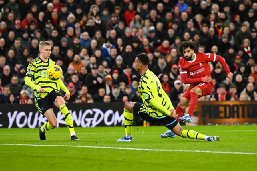 Mohamed Salah bằng nỗ lực cá nhân đã ghi bàn quân bình tỷ số 1-1 cho chủ nhà Liverpool ở phút 29.