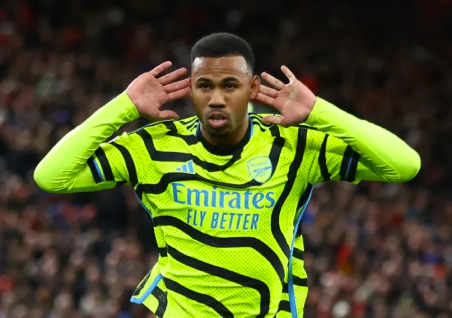 Trung vệ người Brazil ăn mừng bàn thắng đầu tiên trong màu áo Pháo thủ London tại Ngoại hạng Anh.