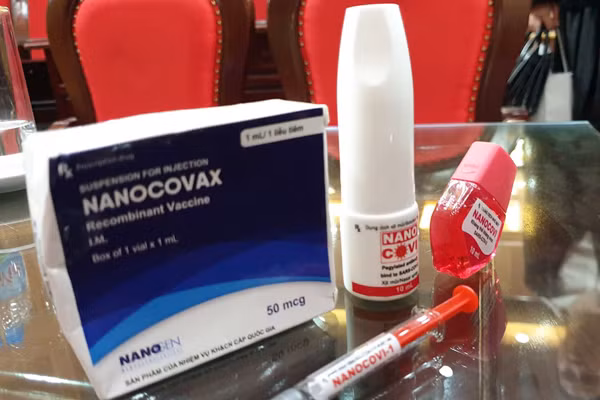 2 sản phẩm vắc xin của Nanogen gồm dạng tiêm và dạng xịt.