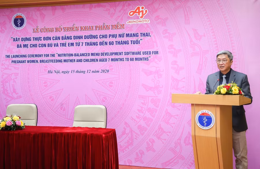 Thứ trưởng Bộ Y tế Nguyễn Trường Sơn khẳng định vai trò quan trọng của dinh dưỡng đối với sự phát triển của mẹ và trẻ nhỏ.
