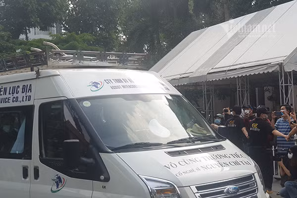 An ninh thắt chặt tại tang lễ. Ảnh: VNN