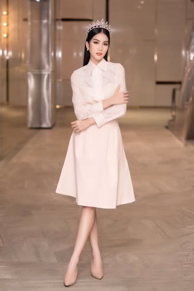 Á hậu Phương Anh lên tiếng khi được gọi với danh xưng "Á hậu con nhà giàu".